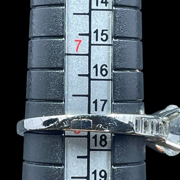 YGI 925 Sterling Silver Engagement Ring Size 8 Elegant Coquette Baguette NWOT - Picture 6 of 6